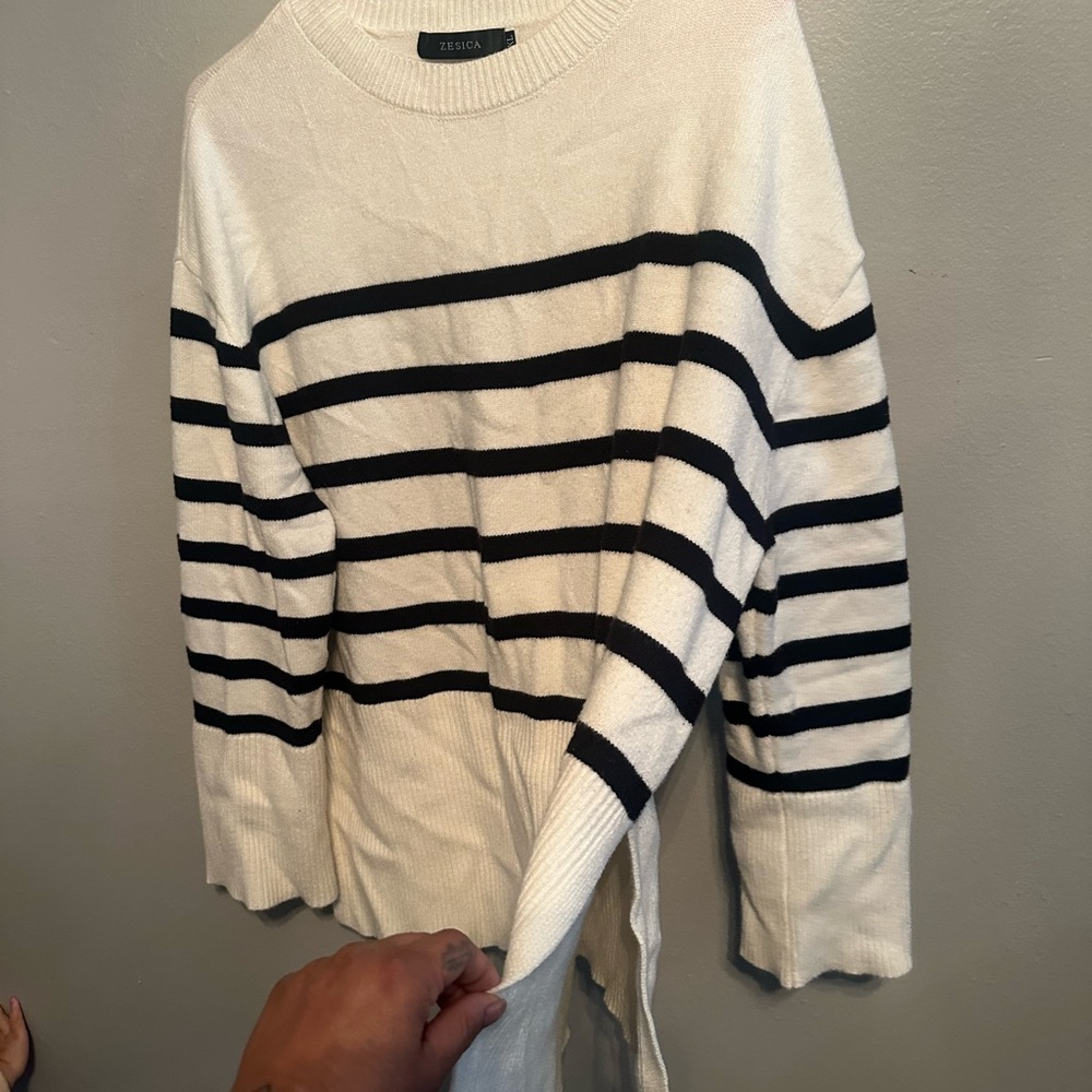 Women's Striped Sweater - Black and White